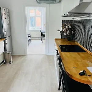 Lovely 1-bedroom In C Århus